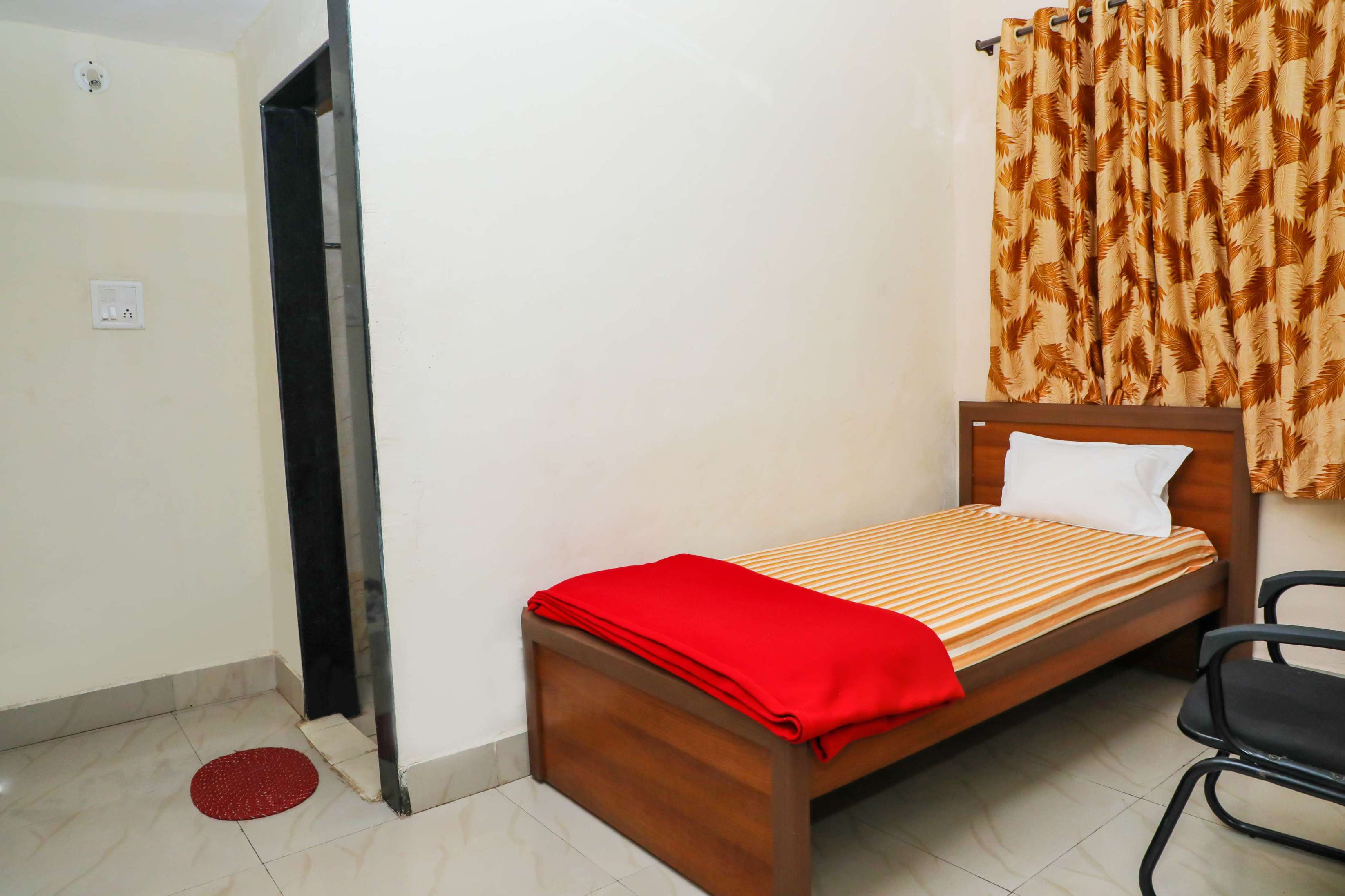 Single Room at Tuljabhavani Mandir Sansthan Bhakt Niwas
